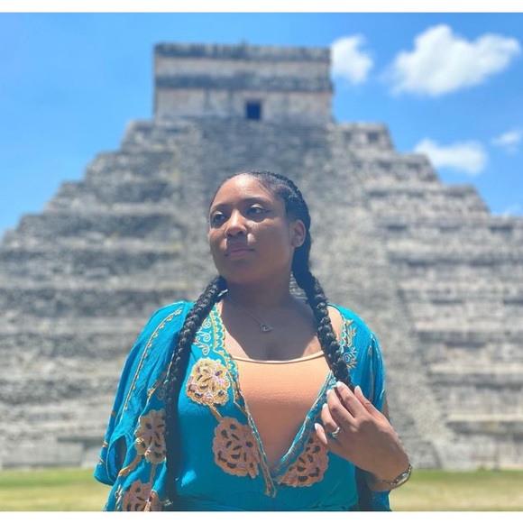 Meet your Posher, Olonna - Picture 2 of 13